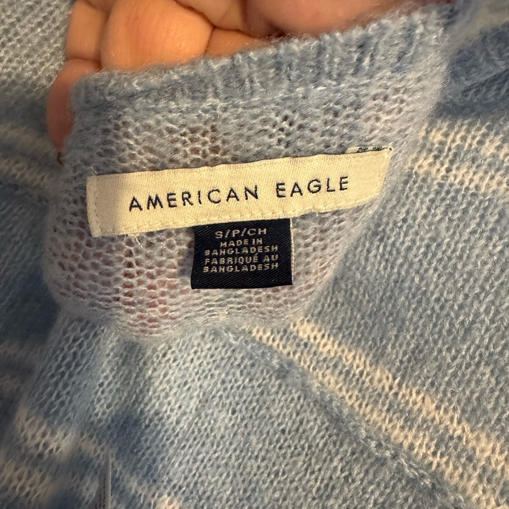 NWT American Eagle  Blue/White LIGHTWEIGHT V-Neck SPRING SWEATER   SMALL  #4 - Picture 11 of 13